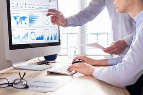 SEO agency team inspecting website traffic.